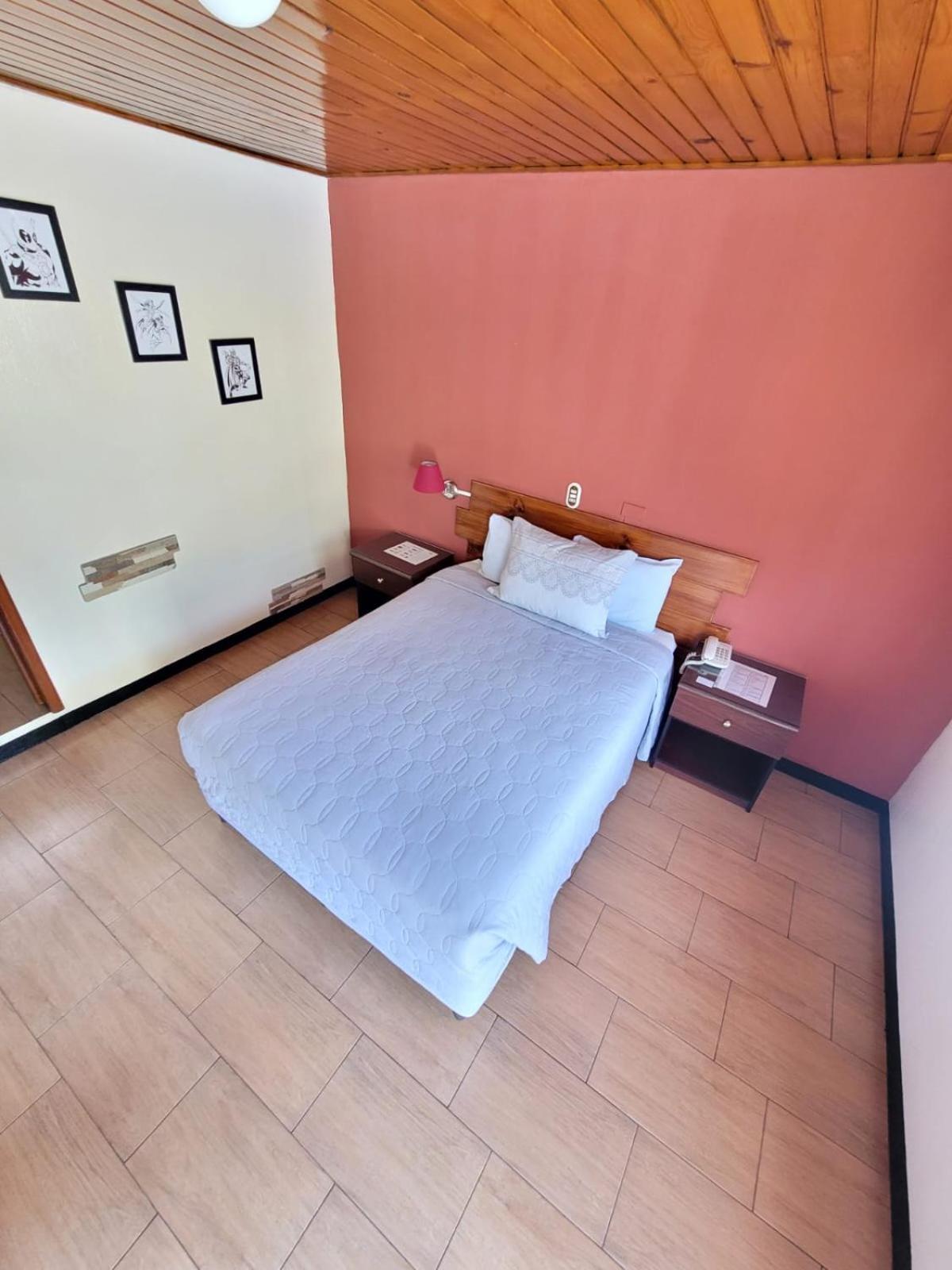 Hotel Y Restaurante Villa Esmeralda Quetzaltenango Exteriér fotografie